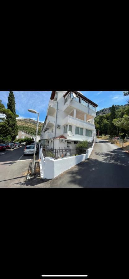 Apartments Sveti Stefan-Marko Eksteriør bilde